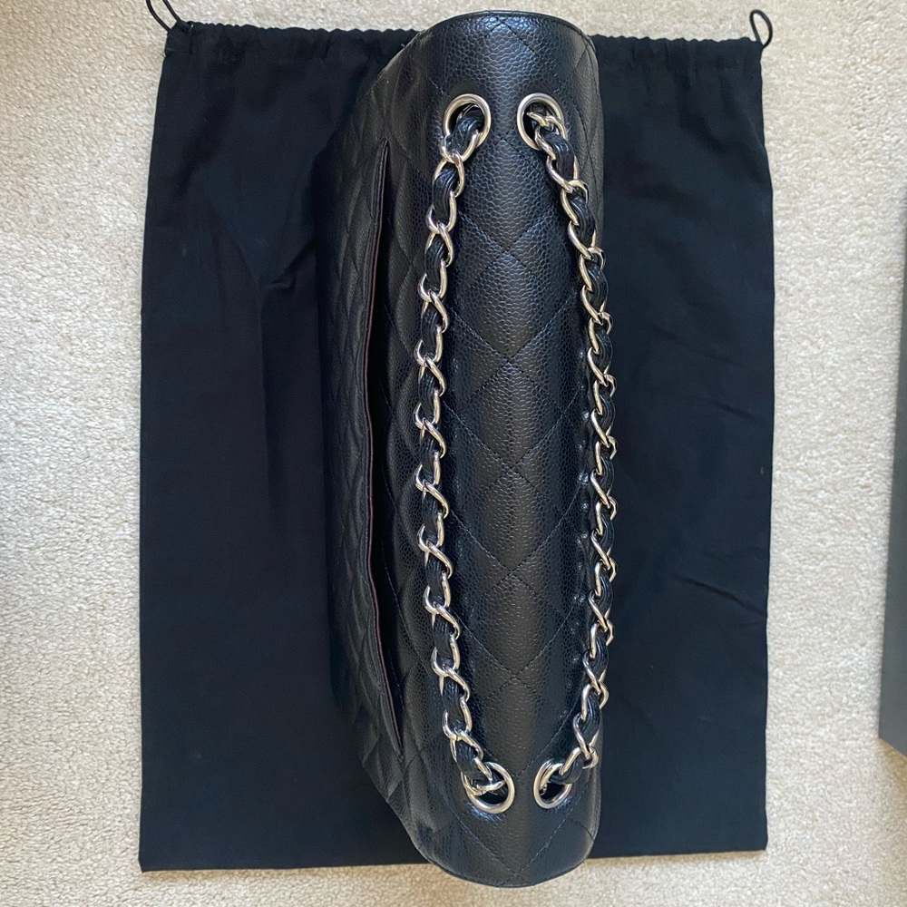 **AUTHENTIC CHANEL MAXI HANDBAG** - Picture 6 of 16